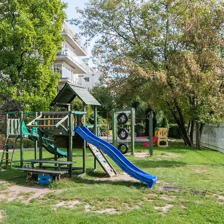 L Ajax Park Mini Stadion Narodowy شقة